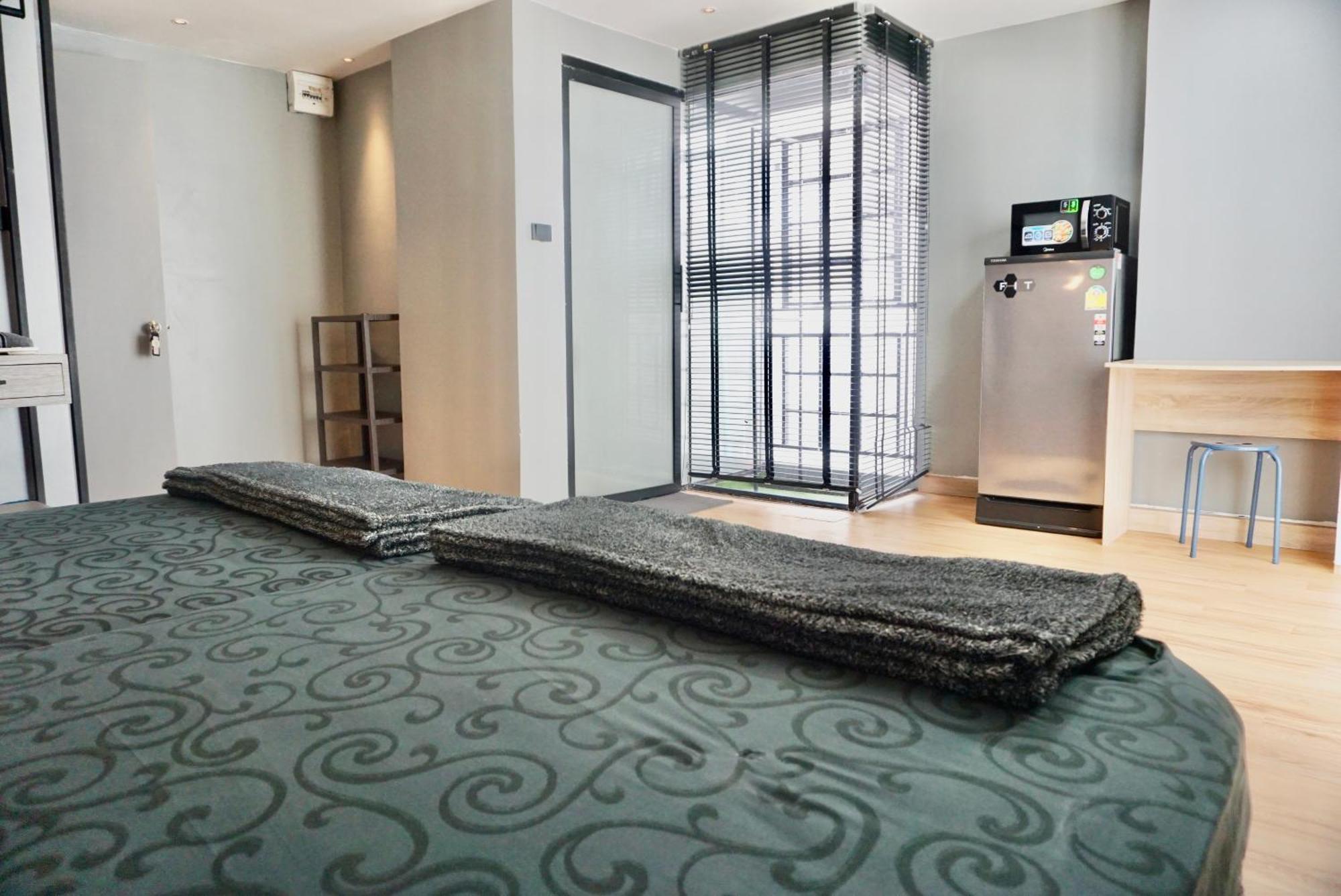 Silom Soi 3 Hash Apartment Hip And Funky With Rooftop View 曼谷 外观 照片